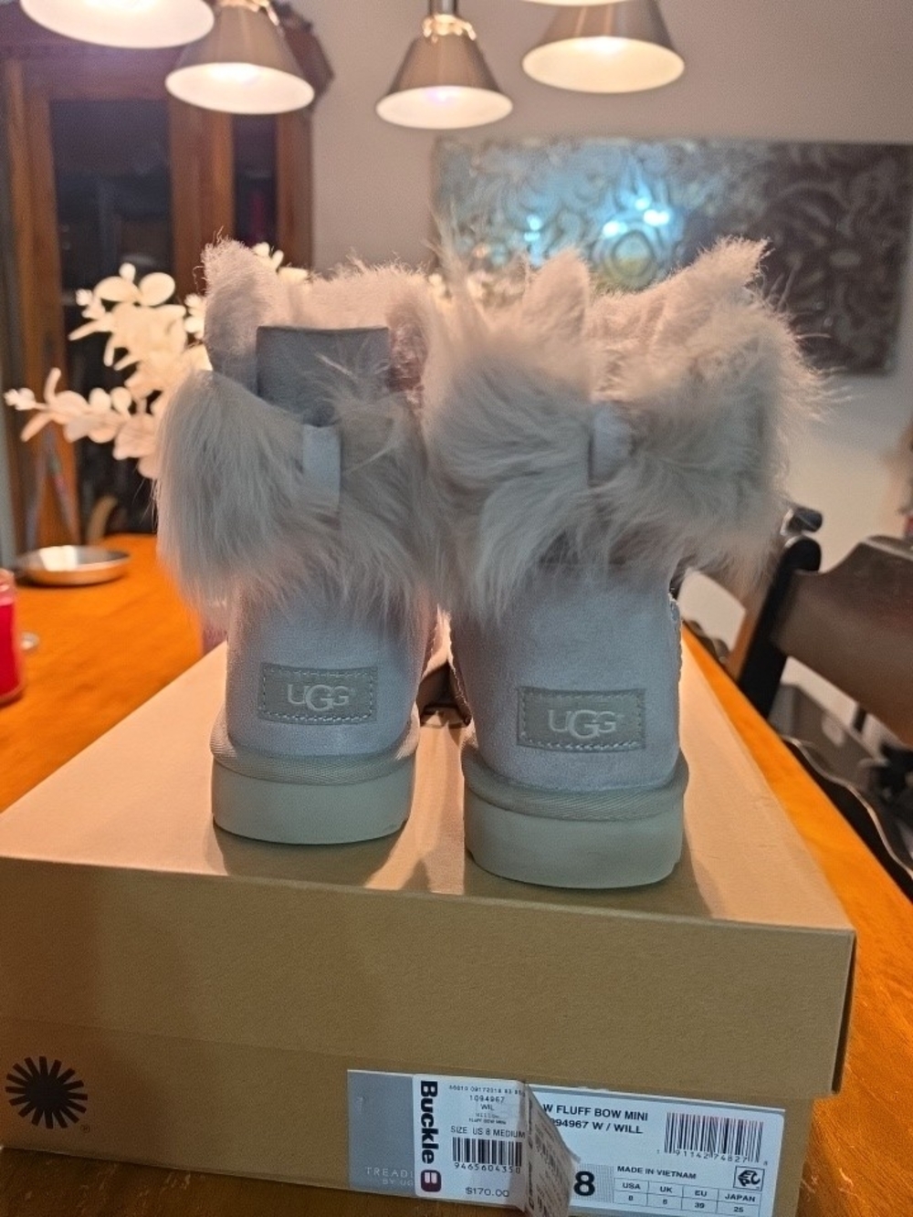 UGG W Fluff Bow Mini Buckle Store Boots for Women, Size 8 - Light Gray Rare Nib